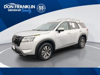 Used 2023 Nissan Pathfinder SL w/ Black Appearance Package video 1