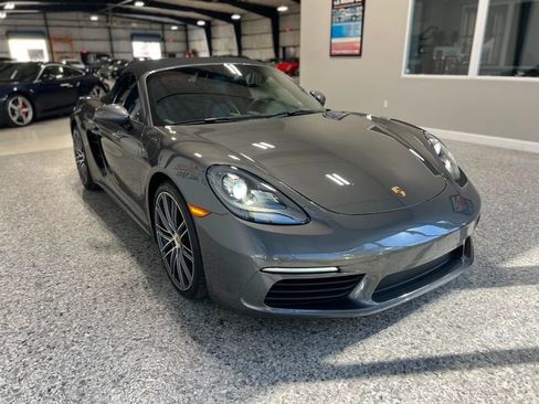 Used 2017 Porsche 718 Boxster image 45