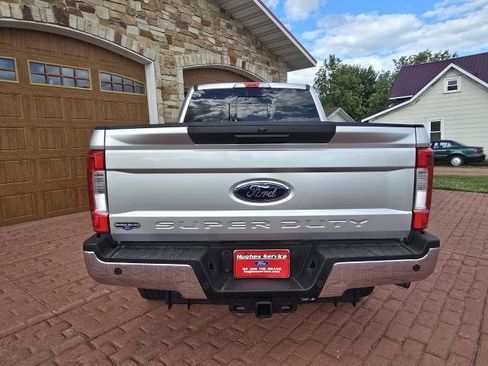 Used 2017 Ford F250 XLT w/ XLT Premium Package AWD/4WD image 4
