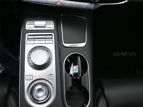 Used 2025 Genesis GV70 2.5T image 15