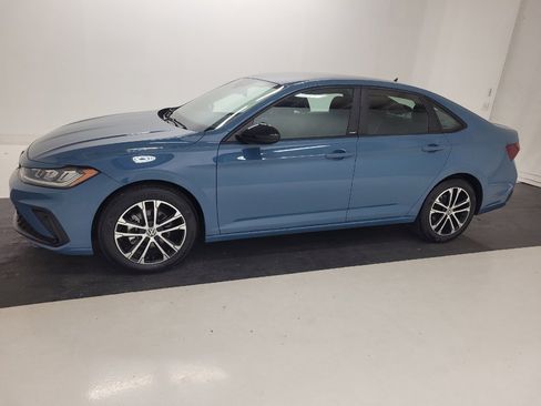 Used 2025 Volkswagen Jetta Sport FWD image 2