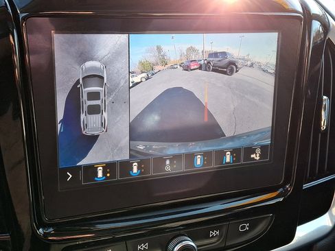 Used 2020 Chevrolet Traverse LT w/ LT Premium Package image 22