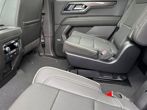New 2026 GMC Yukon Elevation image 13