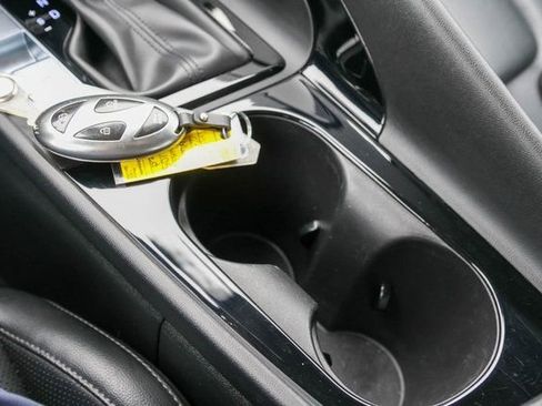 Used 2024 Hyundai Elantra Limited image 20