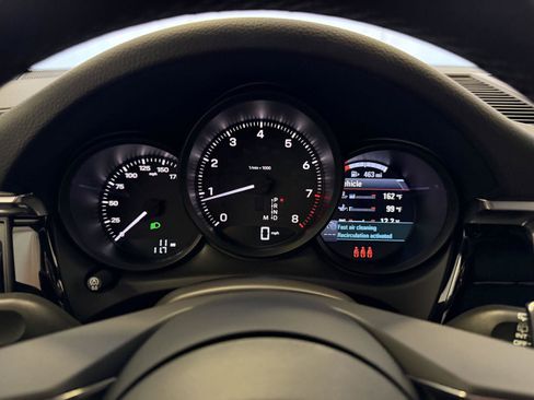 New 2026 Porsche Macan Turbo image 21