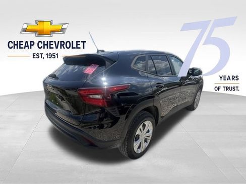 Used 2024 Chevrolet Trax LS FWD image 4