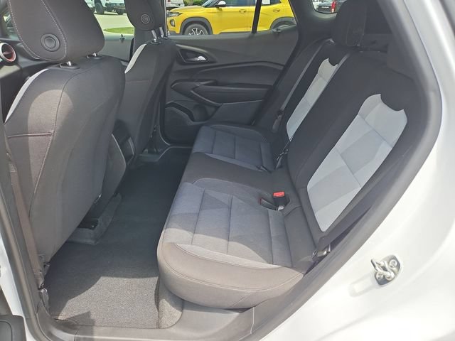 Used 2025 Chevrolet Trax RS w/ Driver Confidence Package FWD image 21