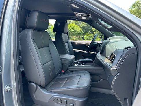 Used 2025 Chevrolet Tahoe High Country AWD/4WD image 55