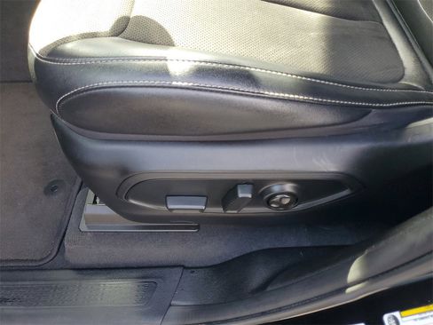 Used 2023 Jeep Grand Cherokee L Altitude image 16