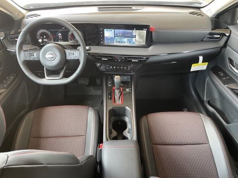 New 2025 Nissan Kicks SR image 14