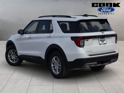 New 2026 Ford Explorer Active w/ Active Comfort Package RWD image 4