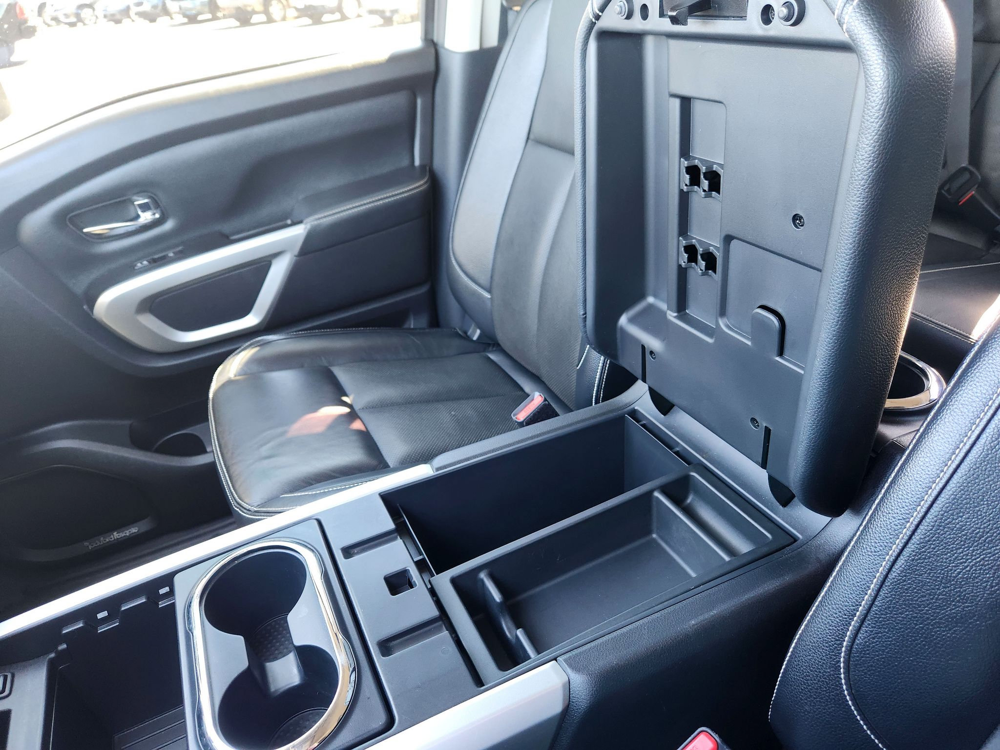 Used 2018 Nissan Titan PRO-4X w/ Pro-4x Convenience Package AWD/4WD image 32