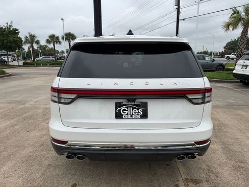 Used 2025 Lincoln Aviator Reserve w/ Luxury Package RWD image 4