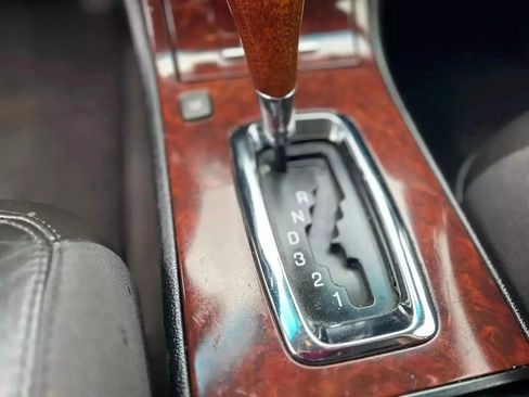 Used 2010 Buick Lucerne Super image 21