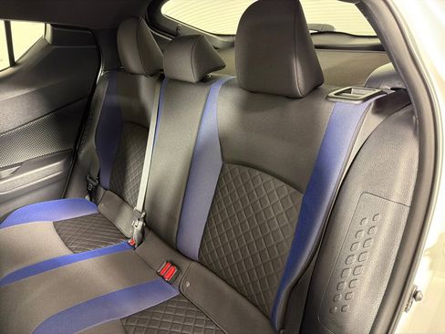 Used 2020 Toyota C-HR XLE image 22