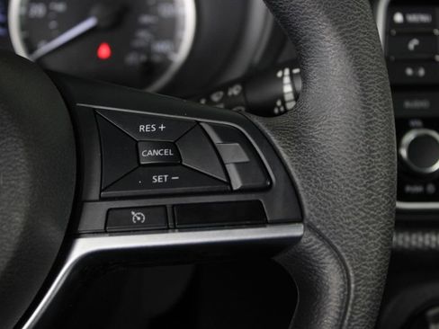 Certified 2019 Nissan Kicks S image 24