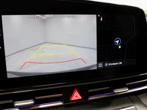 Used 2024 Hyundai Elantra SEL FWD image 2