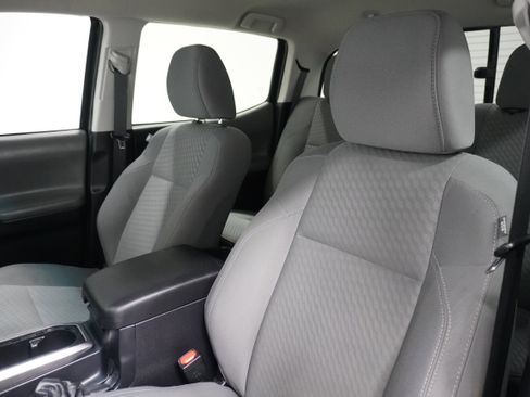 Used 2021 Toyota Tacoma SR5 image 10