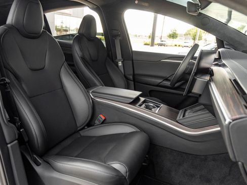 Used 2025 Tesla Model X AWD/4WD image 38