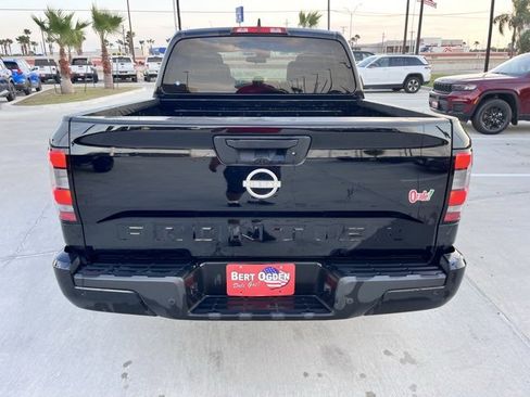 Used 2025 Nissan Frontier SV image 5