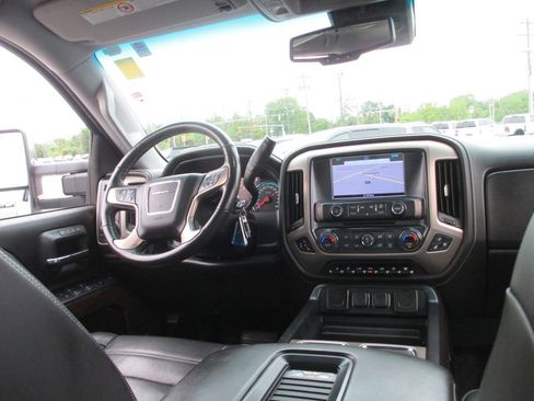 Used 2017 GMC Sierra 3500 Denali w/ Duramax Plus Package AWD/4WD image 28