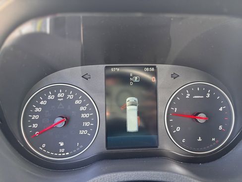 Used 2024 Mercedes-Benz Sprinter 2500 image 27