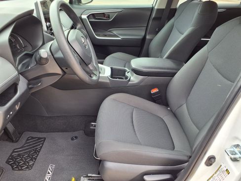 Used 2025 Toyota RAV4 LE image 13