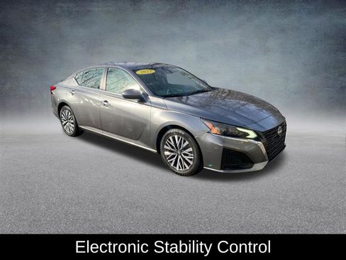 Used 2023 Nissan Altima 2.5 SV image 9