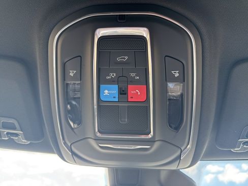 New 2025 Jeep Grand Cherokee Altitude image 44