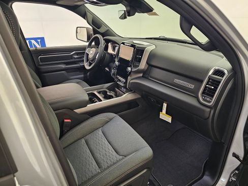 New 2026 RAM 1500 4x4 Crew Cab image 29