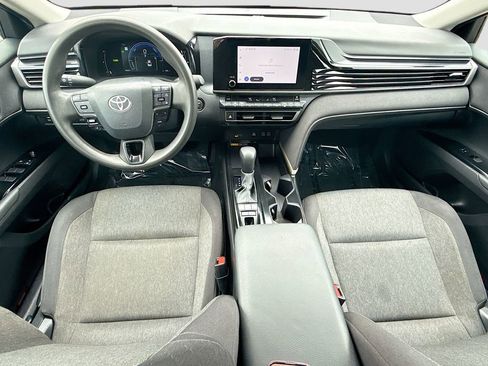 Used 2025 Toyota Camry LE image 14