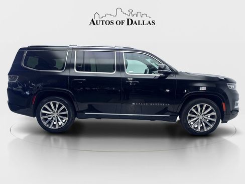Used 2023 Jeep Grand Wagoneer Series II AWD/4WD image 10