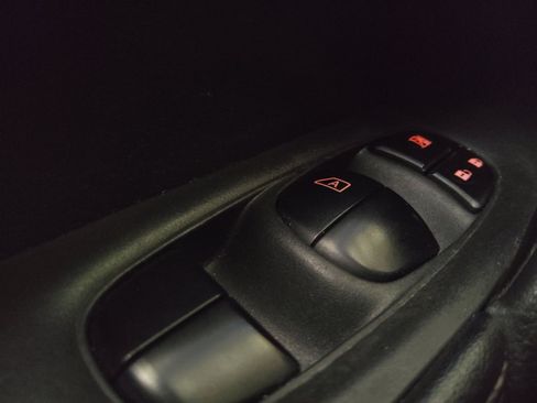 Used 2019 Nissan Rogue SV FWD image 27