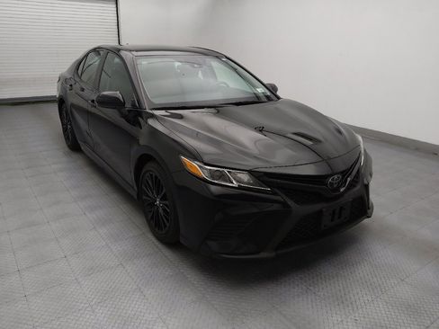 Used 2019 Toyota Camry SE FWD image 13