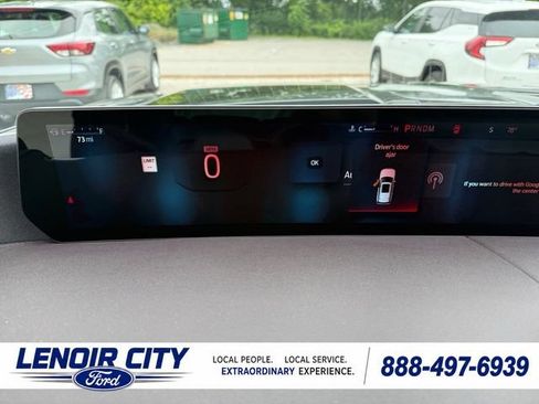 Used 2026 Ford Expedition Platinum w/ Platinum Ultimate Package AWD/4WD image 22