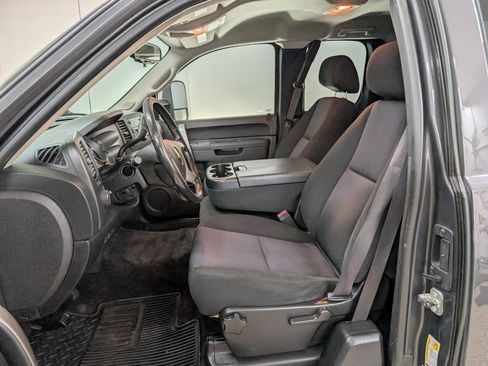 Used 2011 Chevrolet Silverado 2500 LT AWD/4WD image 7