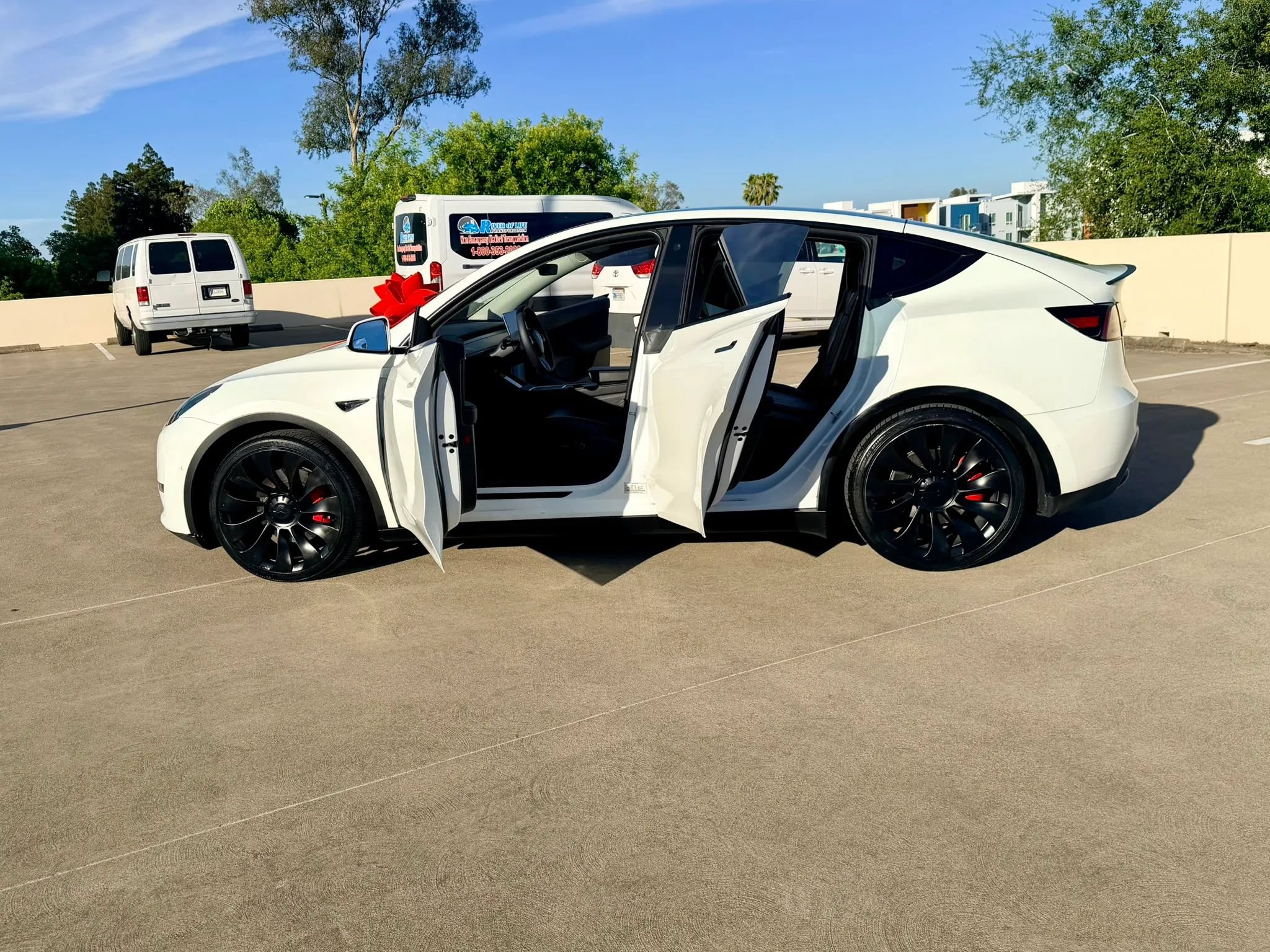 Used 2022 Tesla Model Y Performance AWD/4WD image 38