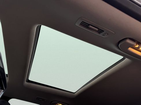 Used 2015 Mercedes-Benz GL 550 4MATIC image 9