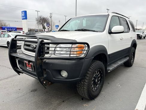 Used 2004 Toyota Sequoia SR5 image 7