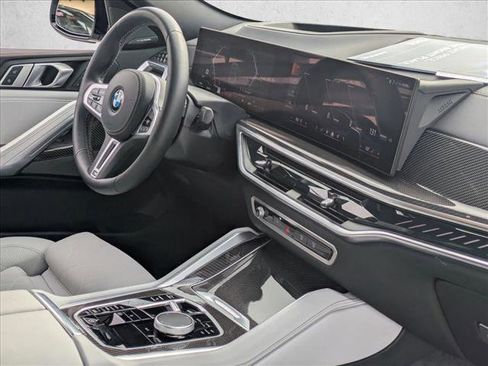 Used 2025 BMW X6 M60i w/ Climate Comfort Package image 22