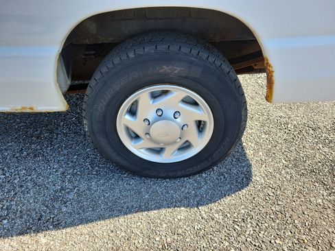 Used 2012 Ford E-350 and Econoline 350 XL w/ PWR Windows & Locks Group image 8