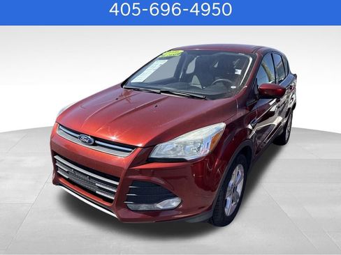 Used 2016 Ford Escape SE image 1
