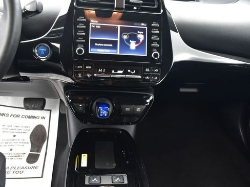 Used 2020 Toyota Prius XLE image 15
