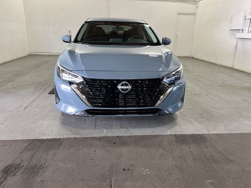 Used 2025 Nissan Sentra SV w/ Trunk Package FWD image 2