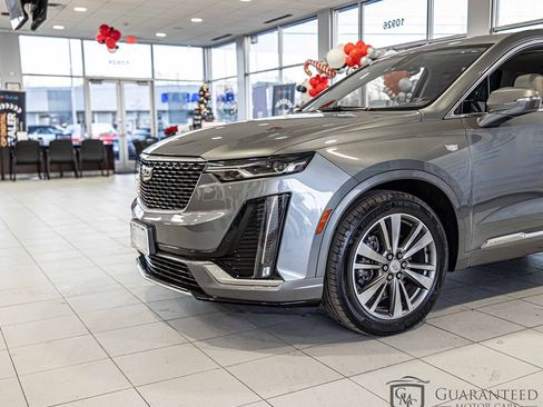 Used 2022 Cadillac XT6 Premium Luxury image 5