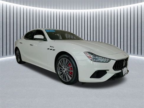 Used 2022 Maserati Ghibli Modena Q4 image 1