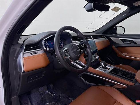 Used 2024 Jaguar F-PACE R-Dynamic S image 9