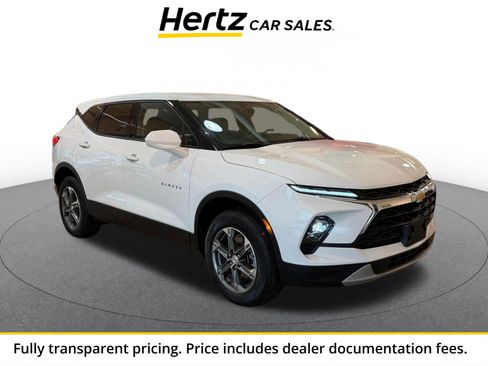 Used 2025 Chevrolet Blazer LT FWD image 1