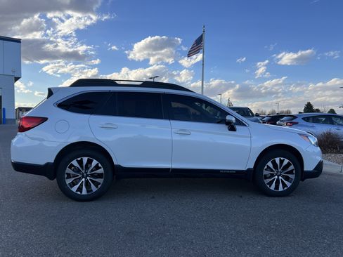 Used 2017 Subaru Outback 3.6R Limited image 10