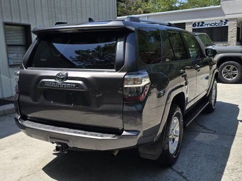 Used 2019 Toyota 4Runner SR5 AWD/4WD image 5